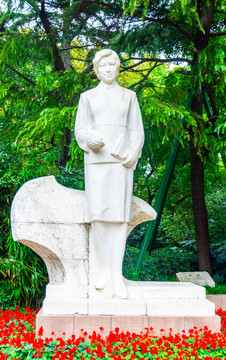 汉白玉教师雕像