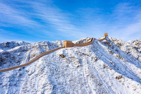 山脊长城雪景