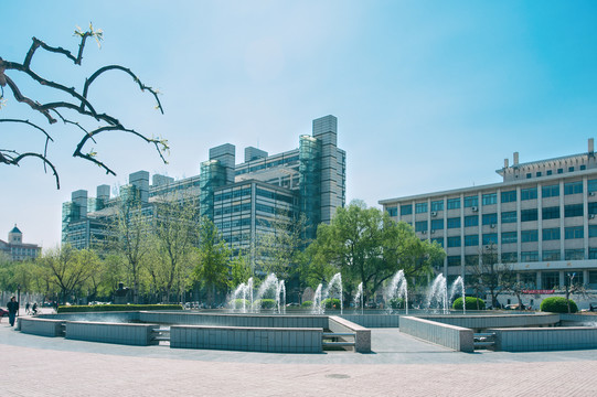 天津大学