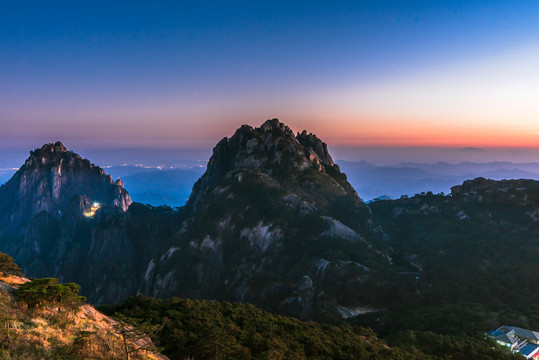 黄山莲花峰日落美景