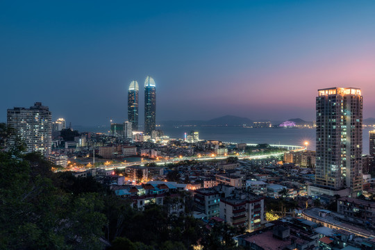 厦门老城区城市天际线黄昏风景