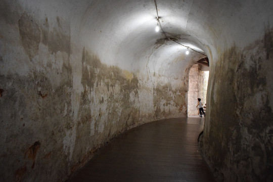 古战场鸦片战争隧道