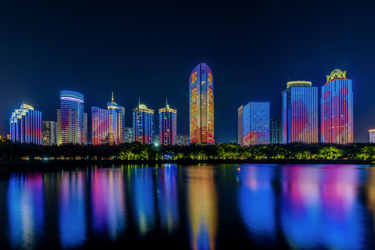 中国海南海口滨海大道建筑群夜景