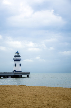 海边灯塔