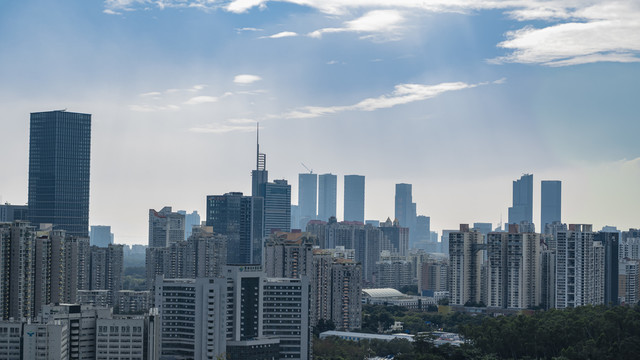 远眺深圳市中心建筑