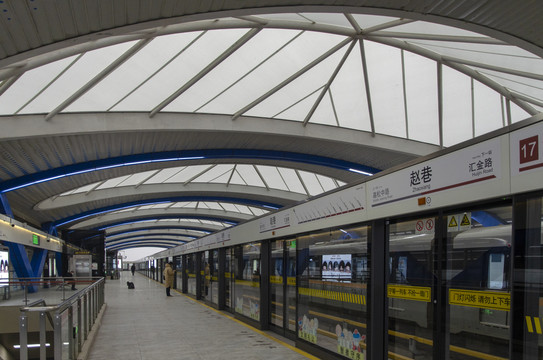 上海地铁站内景