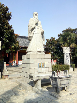 汉皇祖陵刘邦曾祖父刘清之雕塑