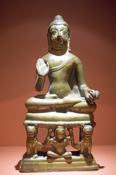 铜释迦侔尼佛坐像