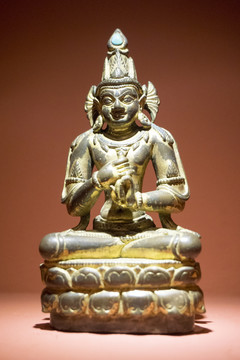 鎏金铜毗卢佛坐像