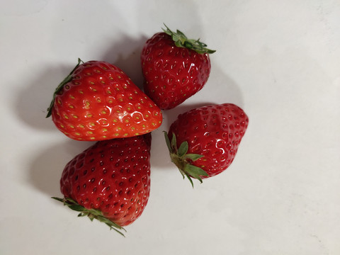 草莓摆拍