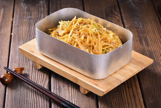 酸菜土豆丝