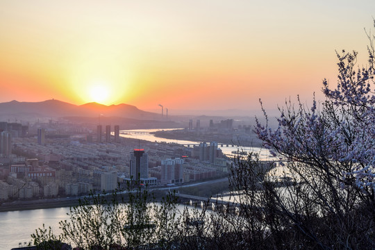 城市夕阳桥梁