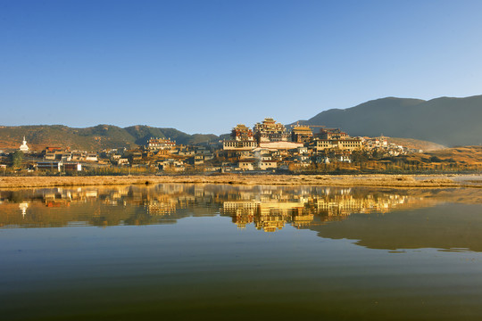 云南松赞林寺