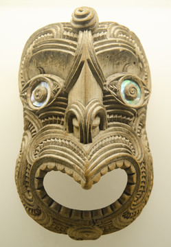 新西兰守护神木雕