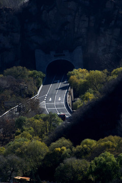 高速公路隧道出口