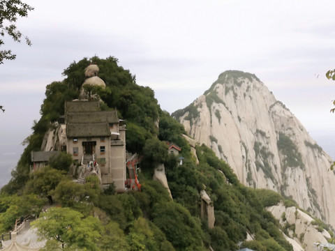 华山山脉山峰风光