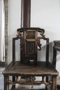 古董木椅子