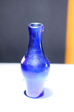 宝蓝色玻璃橄榄式瓶