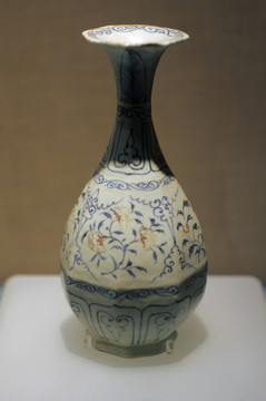 青花釉里红花卉纹八棱形玉壶春瓶