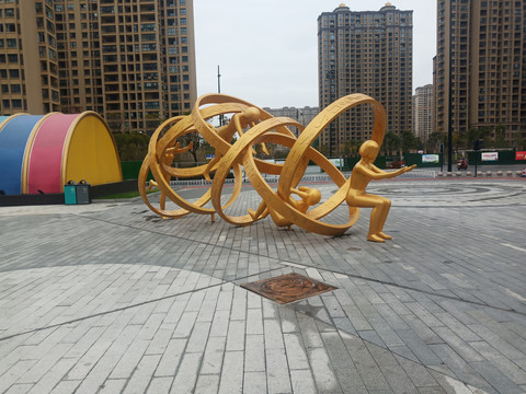 金色雕塑