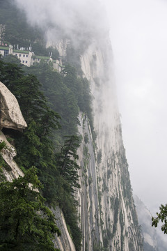 华山断臂悬崖风光