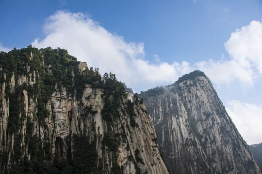 华山断臂悬崖风光