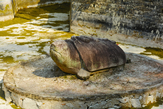 龟蛇石像