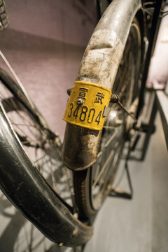 老旧自行车