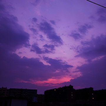 紫色晚霞