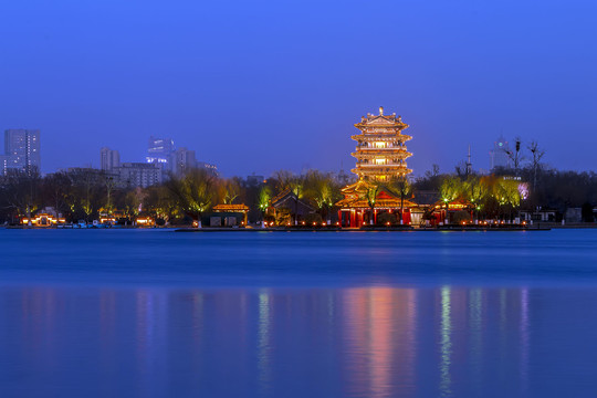 济南超然楼夜色