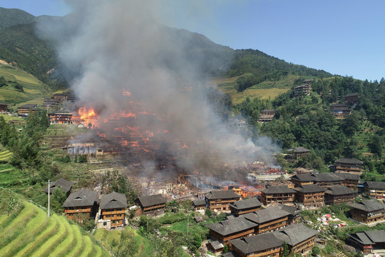 龙脊梯田火灾