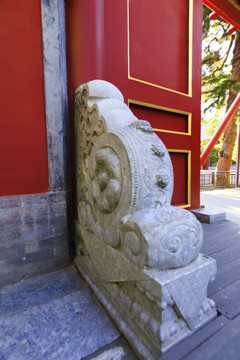 北京颐和园仁寿门前抱鼓石