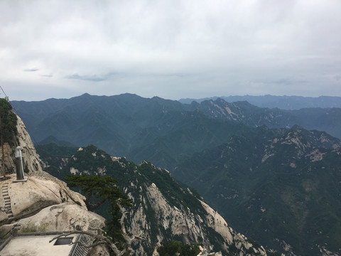 华山