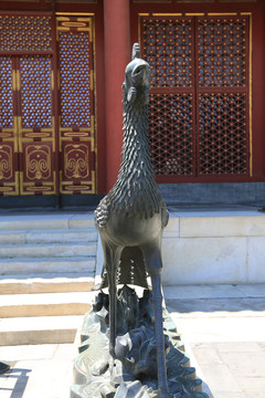 北京颐和园仁寿殿前铜凤