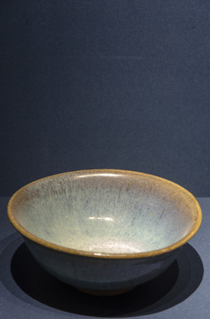 元代钧窑瓷碗