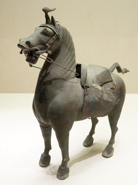 西汉青铜马