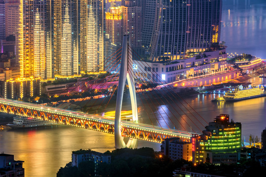 中国重庆东水门长江大桥夜景