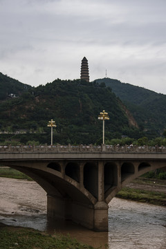 陕西延安滚滚延河水巍巍宝塔山