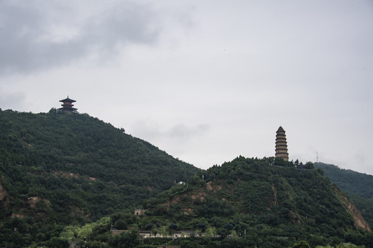 陕西延安滚滚延河水巍巍宝塔山