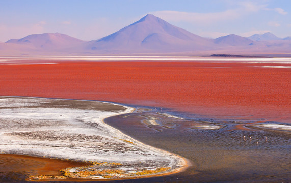 玻利维亚高原红湖