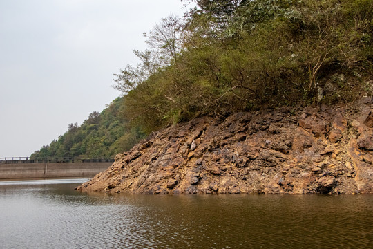 山林湖泊