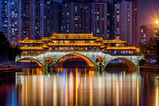 中国四川成都安顺廊桥夜景风光