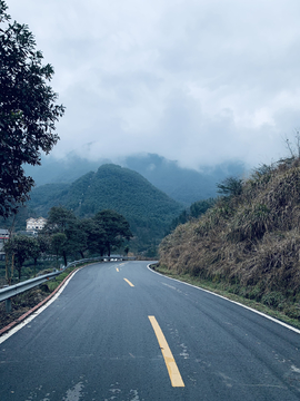 武功山盘山路