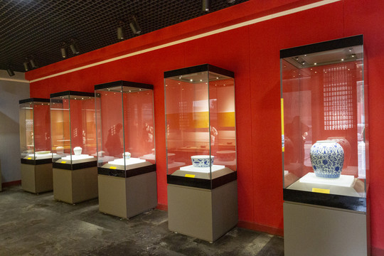北京民俗博物馆大明芳官窑瓷器展