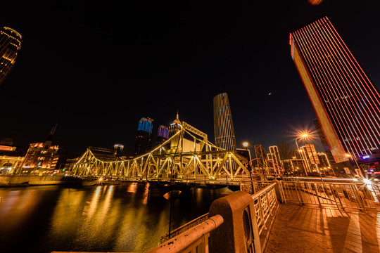 天津津湾广场夜景