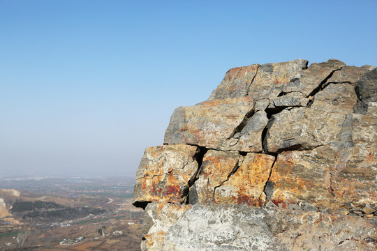 奇石峻岭