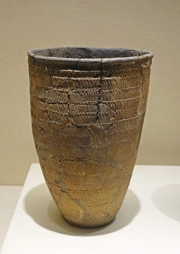 新石器时代筒形陶罐