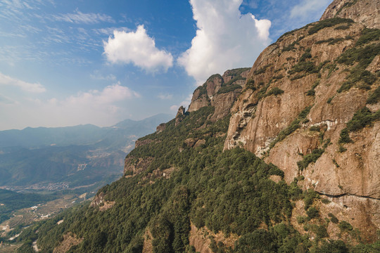 漳州灵通岩风景区的奇石和山峰