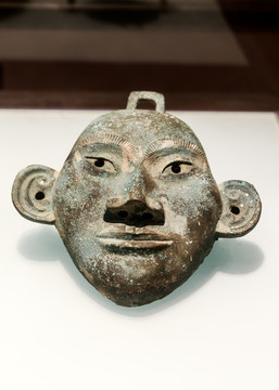 殷墟出土文物青铜人面具