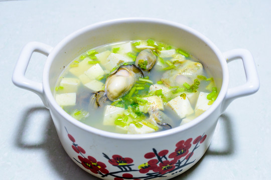 一碗牡蛎豆腐汤